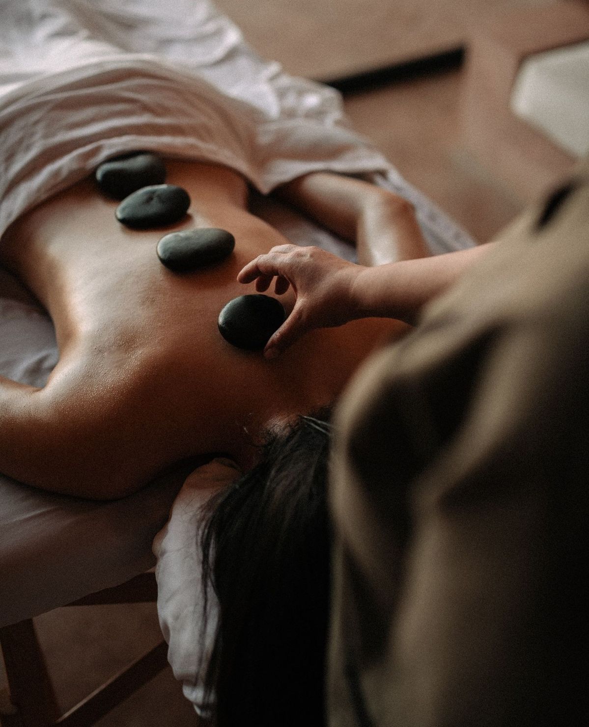 HOT STONE MASSAGE