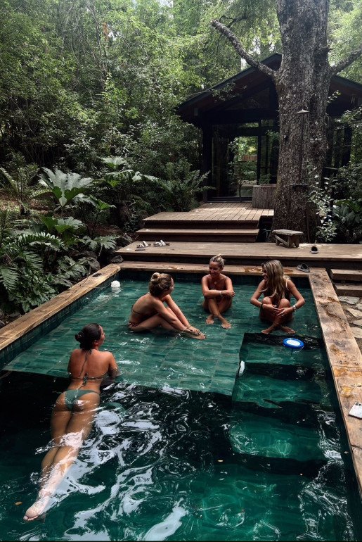 HOT POOL -  Set to your ideal temperature, a refreshing contrast with the cold plunge just steps away